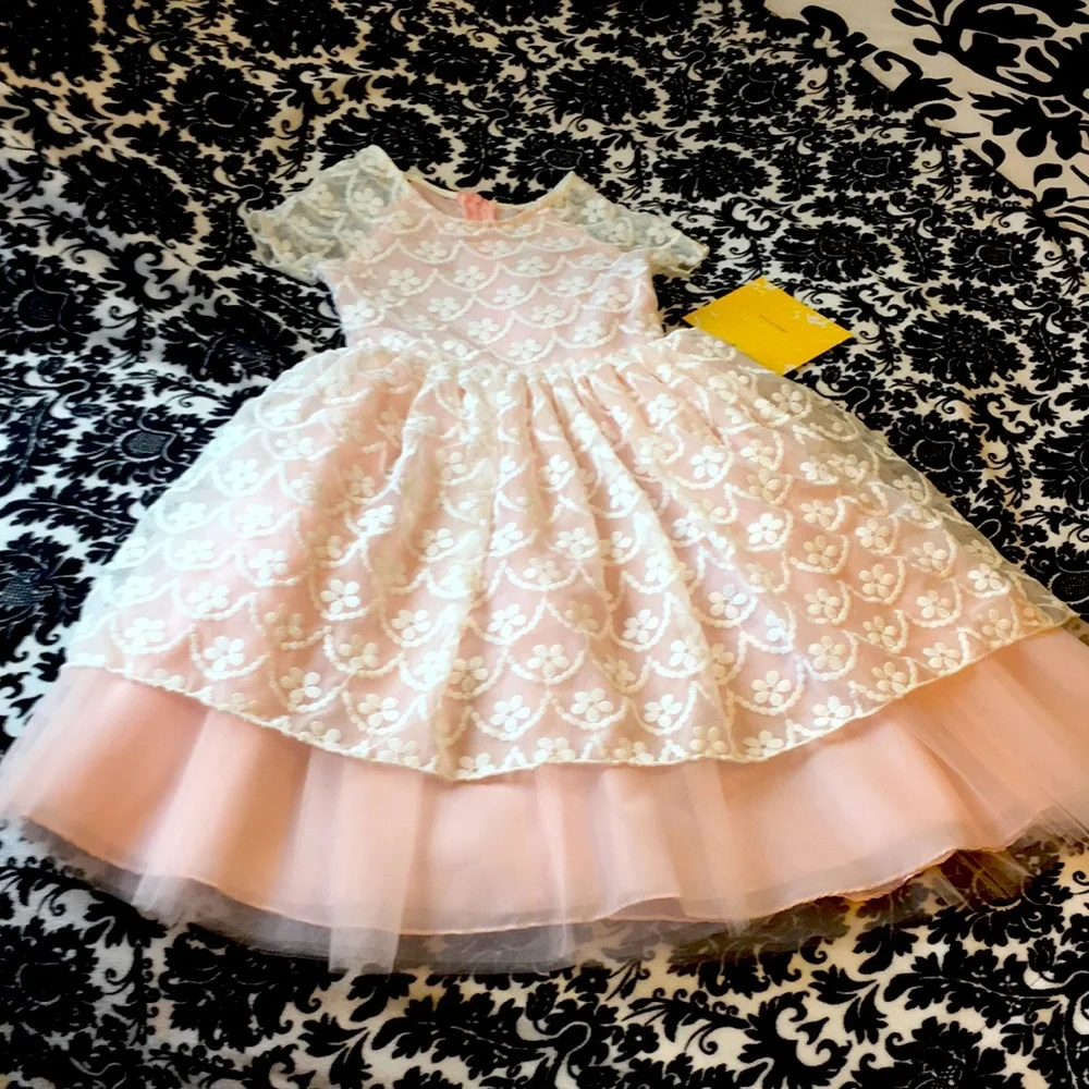 Petite Adele gorgeous lace overlay dress girl 3-4 - Picture 3 of 12